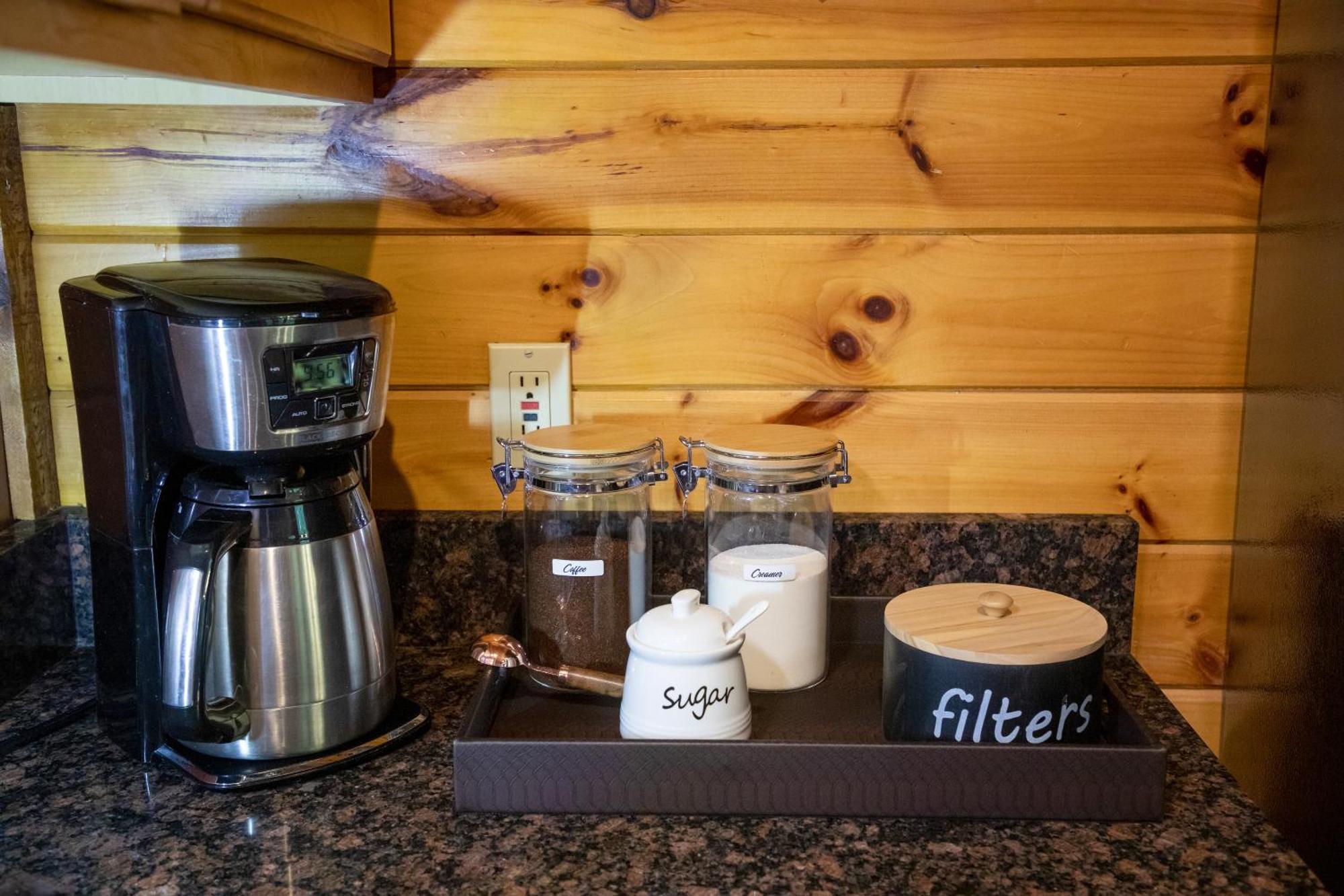 Real Log Cabin With Amazing Views, Hot Tub, Sauna, Games Gatlinburg Luaran gambar