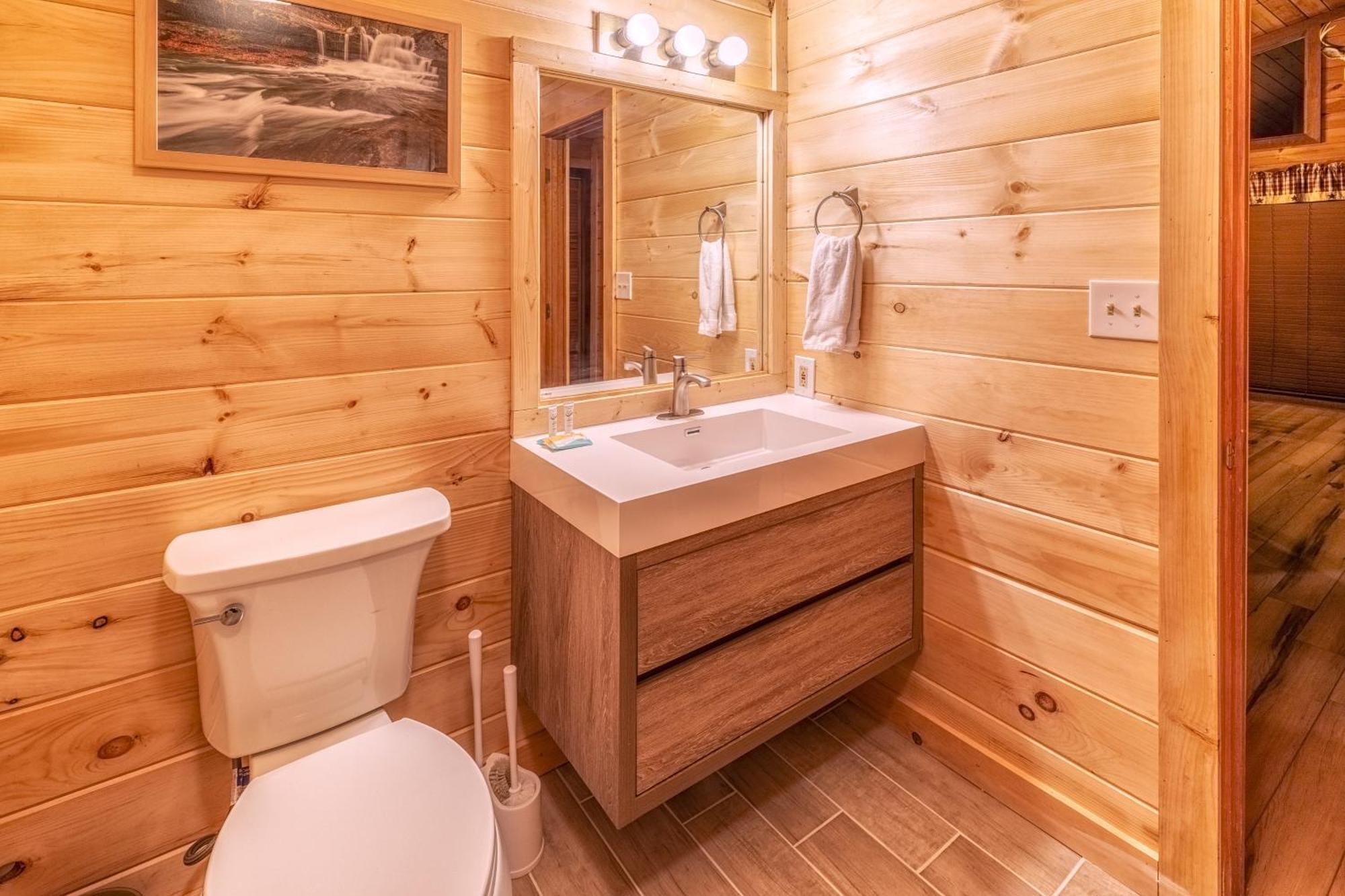 Real Log Cabin With Amazing Views, Hot Tub, Sauna, Games Gatlinburg Luaran gambar