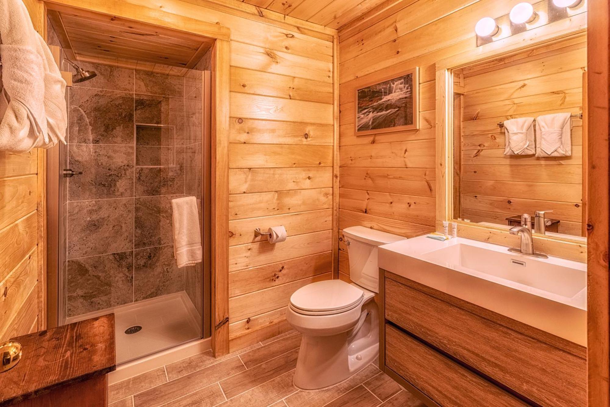 Real Log Cabin With Amazing Views, Hot Tub, Sauna, Games Gatlinburg Luaran gambar